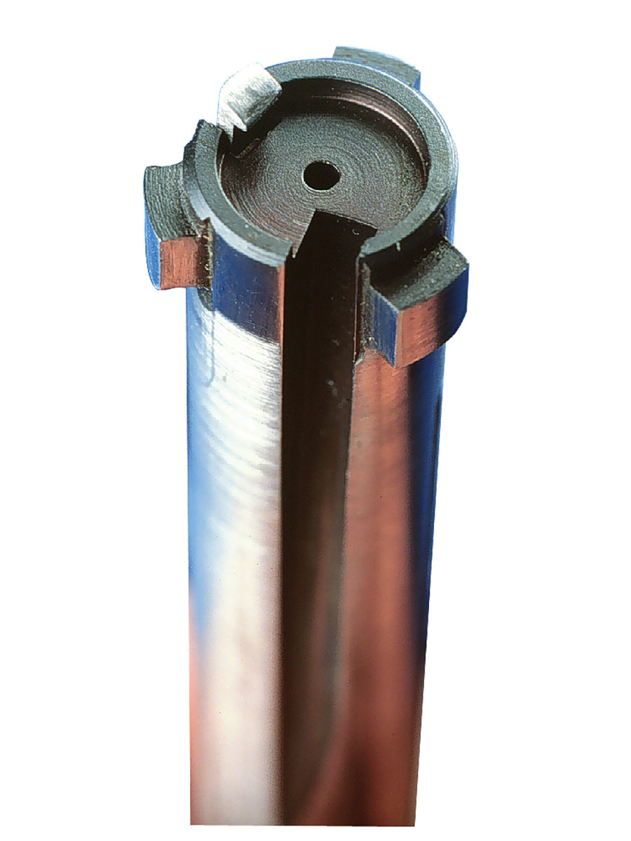 The locking lugs are fitted with the utmost care.