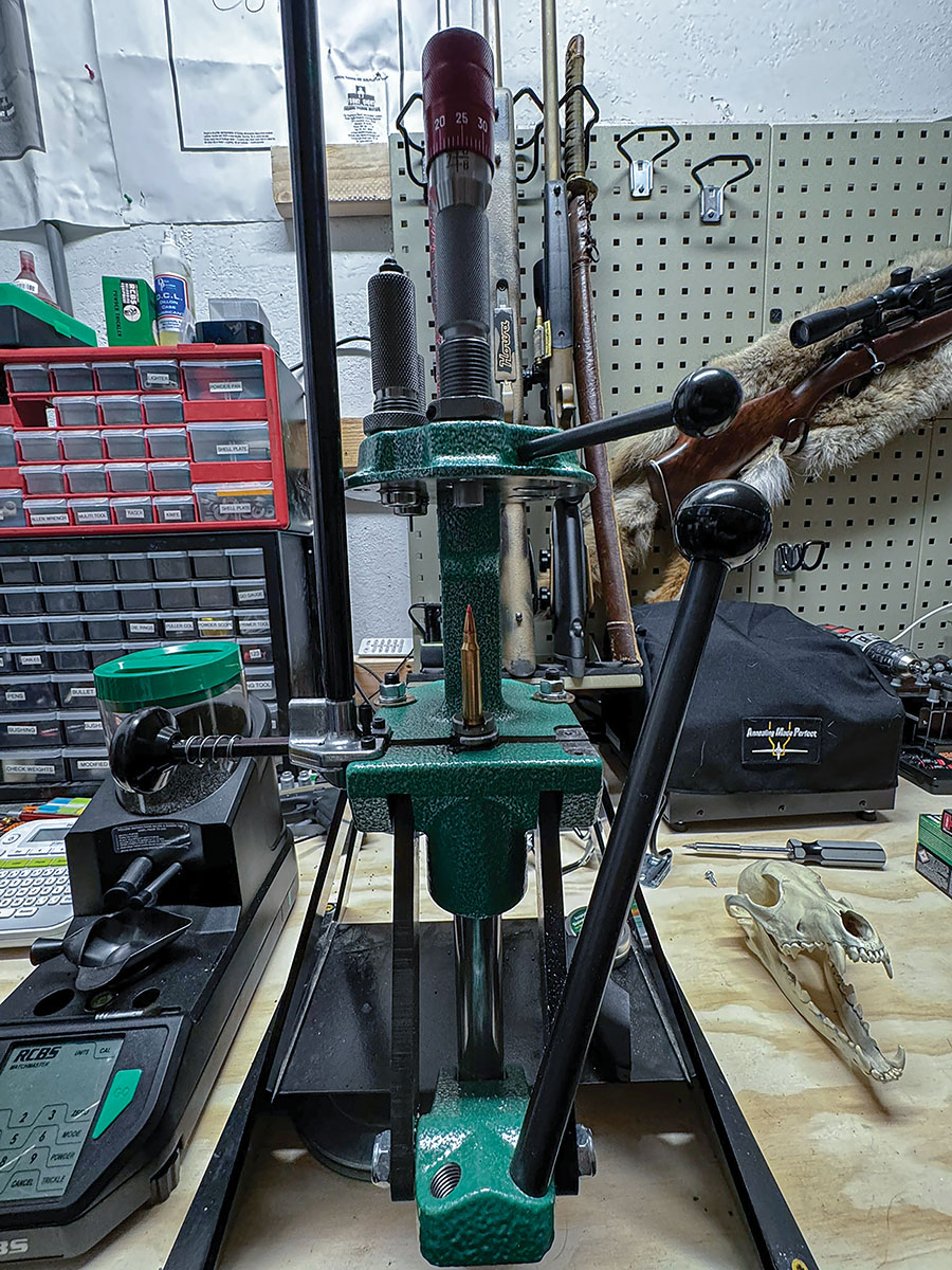 Handloading some Hornady V-Max 40-grain on a RCBS Turret press and using Hornady Click adjust seating die.
